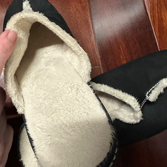 White Mountain Ladies Clogs Black Suede and White Fur Lined Shoes Size 7 EUC - Picture 10 of 13